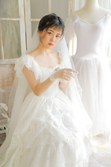 美女抓奶抖胸视频